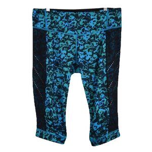lululemon Stop At Nothing Crop Size 10 in Fleur Sombre Kayak Blue Dragonfly
